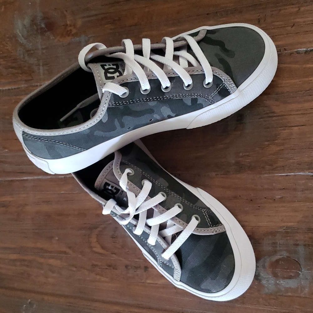 DC Shoes Girls Size 4.5